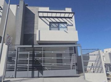 Casa · 3 Recámaras · 2 Estacionamientos · Casa - Dominio Cumbres