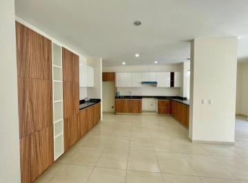 Casa en condominio de 4 habitaciones, Zapopan · Casa en Venta en Valle Imperial