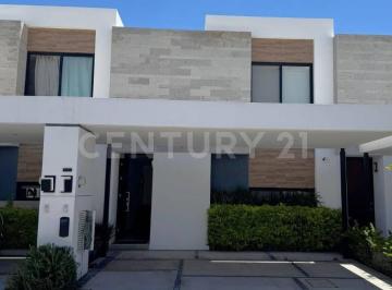 Casa · 160m² · 3 Recámaras · 2 Estacionamientos · Casa en Venta en Trento Residencial, Aguascalientes, Ags.