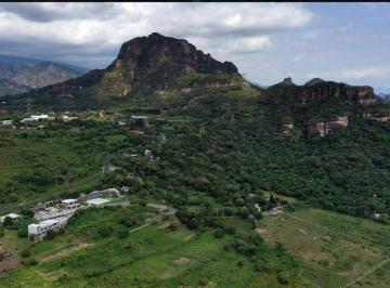 Terreno / Lote · 31670m² · 1 Recámara · 100 Estacionamientos · Venta Terreno en Tepoztlán 31,670 m²