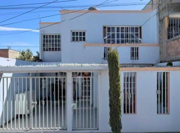 Casa de 3 habitaciones, Ecatepec de Morelos · Casa en Venta Jardines de Santa Clara, Ecatepec de Morelos