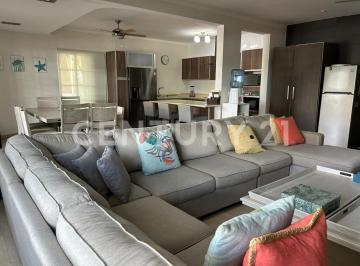 Departamento · 1000m² · 7 Recámaras · 2 Estacionamientos · Penthouse de 1,000 m² en Plena Quinta Av Para Venta Inmediata
