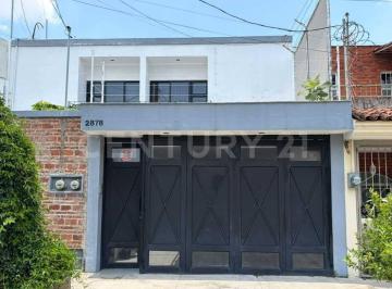 Casa · 270m² · 1 Recámara · Casa Duplex Amueblada en Renta en Jardines del Bosque, Guadalajara.
