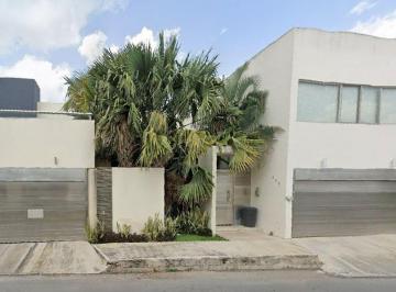 Casa de 3 habitaciones, Mérida · Casa en Venta en Merida Yucatan Fracc Montebello Calle 33