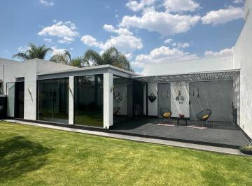 Casa · 4 Recámaras · 4 Estacionamientos · Casa en Venta Cañada del Refugio