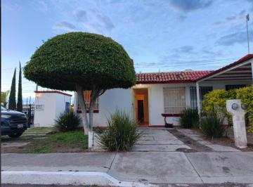 Casa de 2 habitaciones, Corregidora · Casa en Esquina con Excelente Ubicación en Corregidora