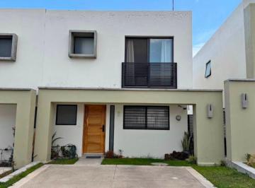 Casa de 2 habitaciones, Tlajomulco de Zúñiga · Casa en Renta en Adamar | Coto Yucatán