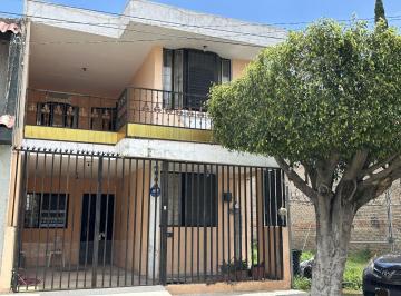 Casa de 3 habitaciones, San Pedro Tlaquepaque · Casa en Venta, Fracc. Arroyo Seco, San Pedro Tlaquepaque | Rcv - 2343