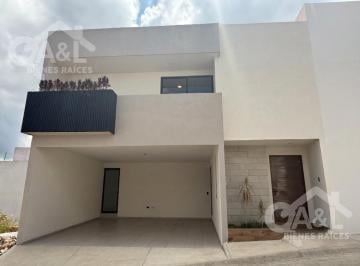 Casa · 238m² · 3 Recámaras · 2 Estacionamientos · Casa en Venta en Finca de Las Cumbres
