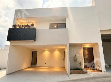 Casa · 148m² · 3 Recámaras · 2 Estacionamientos · Casa en Venta en Finca de Las Cumbres