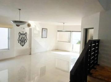 Casa · 200m² · 3 Recámaras · 2 Estacionamientos · Casa en Renta en Viña Antigua