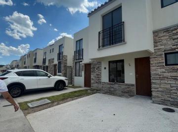 Casa de 2 habitaciones, El Marqués · Casa Ambueblada en Renta Capital Sur