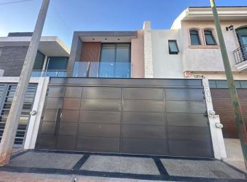 Casa de 4 habitaciones, Tepatitlán de Morelos · Casa en Venta Paseo de Las Colonias Tepatitlan
