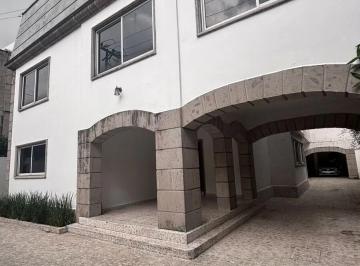 Casa · 780m² · 4 Recámaras · 8 Estacionamientos · Casa en Lomas de Chapultepec III Sección