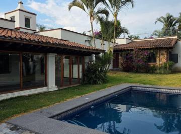 Casa · 953m² · 4 Recámaras · 5 Estacionamientos · Casa - Vista Hermosa