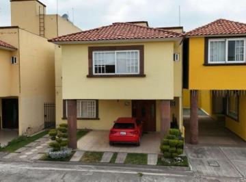 Foto 1 · Casa en Condominio en Venta en Coaxustenco, Metepec, México