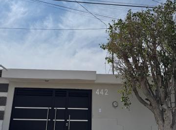 Casa de 2 habitaciones, León · Renta de Casa a 5 Min de Walmart Delta León Gto
