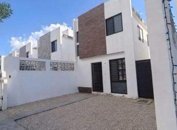 Casa en condominio de 2 habitaciones, Mérida · Csa en Renta en Privada La Esmeralda, Los Héroes