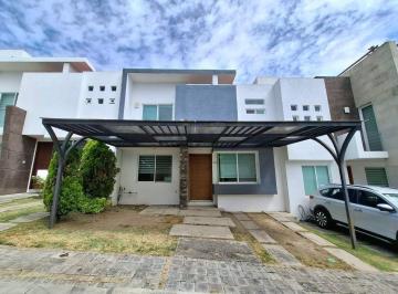 Casa · 137m² · 3 Recámaras · 2 Estacionamientos · Casa en Renta Lomas de Angelópolis, Puebla, Zona Azul, Cluster Capellanía