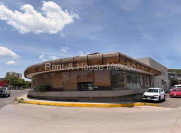 Local en centro comercial , Querétaro · Juriquilla, Renta 500 m² de Local Comercial, en Plaza Comercial.