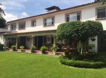 Casa de 5 habitaciones, Cuernavaca · Residencia en Sumiya con Vigilancia