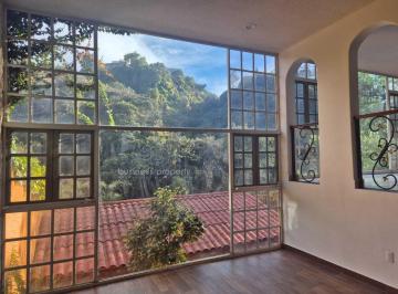 Casa · 295m² · 5 Recámaras · 6 Estacionamientos · Gran Oportunidad en Bosque Moctezuma