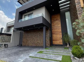 CASA EN VENTA RINCÓN DEL CIELO LOMA DE SANTA MARÍA
Arquitectura, amplitud y esp · Casa en Venta Loma Fracc. Rincón del Cielo Loma de Santa María