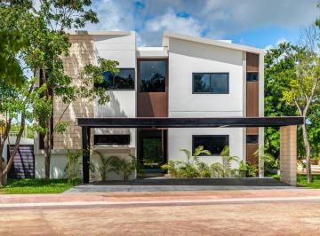 Casa · 392m² · 4 Recámaras · 4 Estacionamientos · Casa en Venta en Lagos Del sol