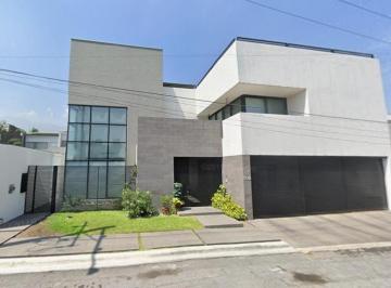 Casa de 5 habitaciones, San Pedro Garza García · Recuperación Bancaria en San Pedro Garza N. L.