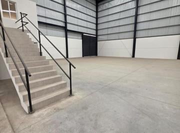 Nave industrial · 1000m² · 5 Estacionamientos · Nave Industrial en Renta en San Jerónimo Caleras