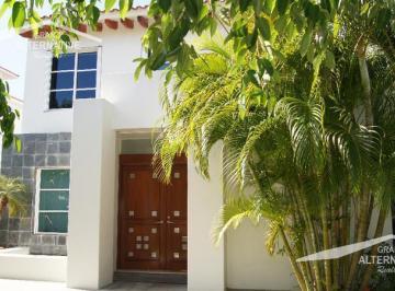 Casa en condominio · 270m² · 3 Recámaras · Isla Dorada Hermosa Casa en Venta