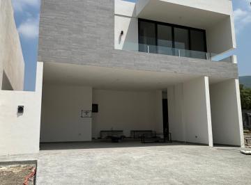 Casa de 4 habitaciones, Monterrey · Residencia 4 Recámaras en Carretera Nacional (El Uro)