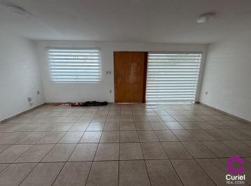 Casa de 3 habitaciones, Querétaro · Se Renta Casa en Queretaro Milenio III Calle Tranquila y Arbolada! Precio No Negociable
