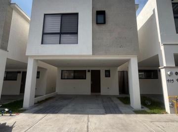 Casa de 3 habitaciones, García · Casa de 160 m² con 3 Recámaras en Renta en Catania Residencial