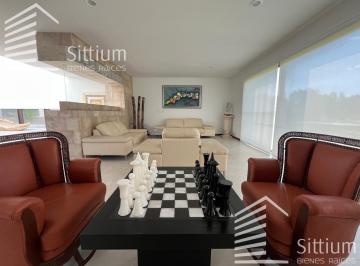 Casa · 850m² · 6 Recámaras · 4 Estacionamientos · Casa en Venta - Hacienda Cantalagua - 1063 m²
