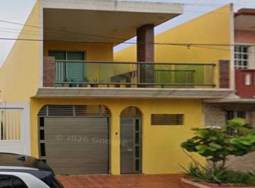 Casa de 3 habitaciones, Coatzacoalcos · Preciosa Casa en Coatzacoalcos a Solo 3 Min de Las Mejores Playas, Zona de Alta Plusvalia