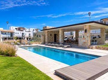 Casa en condominio de 3 habitaciones, Querétaro · Casa Estilo Toscano con 3 Recámaras en Venta en Residencial El Refugio