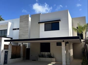 Casa de 4 habitaciones, Cancún · Casa en Renta en Vía Cumbres | 4 Recámaras | Alberca | Recámara en Planta Baja