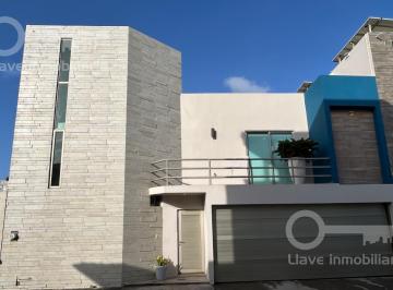 Casa · 110m² · 3 Recámaras · 2 Estacionamientos · Casa Amueblada en Renta/venta, Gunter Herzo, Fracc. Paraíso