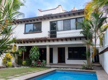 Casa de 4 habitaciones, Cuernavaca · Casa de 500 m² con 4 Recámaras en Venta en Nueva Italia