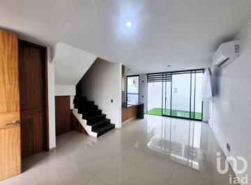 Casa · 150m² · 3 Recámaras · 2 Estacionamientos · Se Renta Casa en El Secreto Habitat, Jardínes del Valle, Zapopan, Jal.