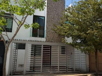 Casa de 3 habitaciones, San Pedro Tlaquepaque · Casa en Venta, Paisajes del Tesoro Tlaquepaque