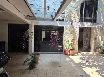 Casa · 253m² · 4 Recámaras · 3 Estacionamientos · Casa en Cerrada Elefantes, del Valle Sur