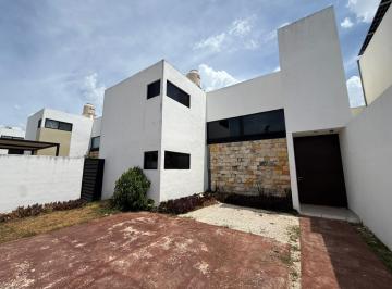 Casa · 150m² · 3 Recámaras · 2 Estacionamientos · Casa en Renta en Real Montejo | 3 Recámaras