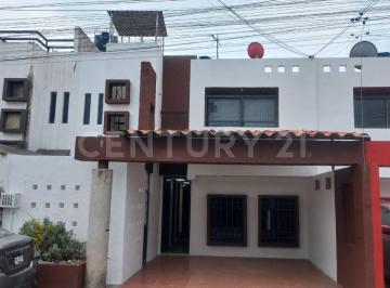 Casa · 123m² · 3 Recámaras · 2 Estacionamientos · Casa en Venta, Xilotzingo, Puebla