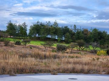 Terreno / Lote · 3000m² · Terreno Plano en Venta Dentro de un Ranchet en Campo de Golf Tres Marías Club de Primer Nivel