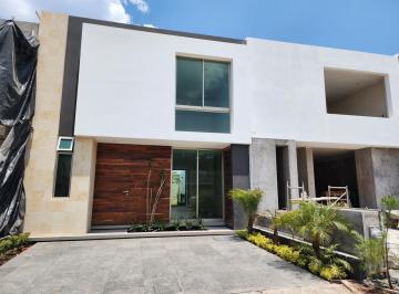Casa · 190m² · Casa en Venta Altozano Fraccionamiento Privado con Caseta de Vigilacia
