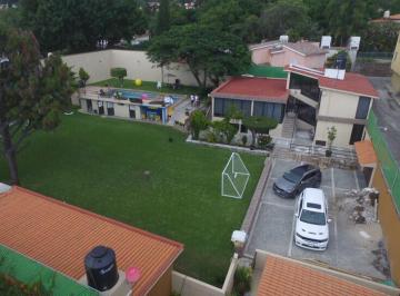 Casa · 376m² · 8 Recámaras · 7 Estacionamientos · Casa con Potencial de Inversión, Habitacional o Vacacional en Cuernavaca, Morelos.