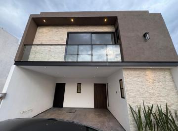 Casa · 217m² · 3 Recámaras · 2 Estacionamientos · Casa en Venta Altana Cerca de Plaza San Diego