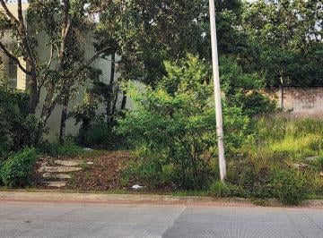 Terreno / Lote · 180m² · Terreno en Venta Bosque Monarca Av Principal 5 Minutos del Centro Comercial Altozano